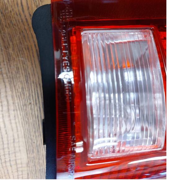 Right Tail Light for 88–99 Chevy GMC Cadillac Truck GM080-B0002 Replacement - Picture 6 of 11